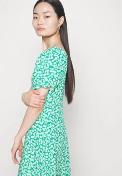 Blusenkleid - Green/white 9 Blusenkleid - Green/white -Even&Odd 1b5d757c0ef74ca18eb0abc33e648ee3