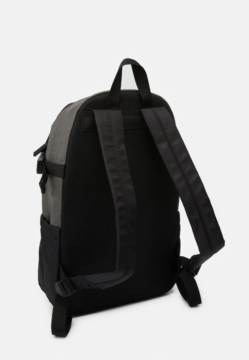 Even&Odd Tagesrucksack - 802 - Black_402 - Pink 2 Even&Odd Tagesrucksack - 802 - Black_402 - Pink – Bild 2