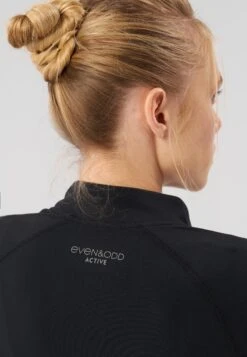 FITTED TRAINING JACKET WITH FULL ZIP AND POCKETS - Training Jacket - Black -Even&Odd 71a5a5be75944d71a3c72423434242eb