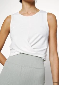 Top - Off-white -Even&Odd 7d275013c236427fabad33085831c31e