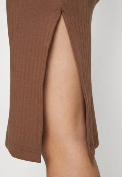 PENCIL SKIRT WITH SLIT - Bleistiftrock - Brown -Even&Odd 954f7981835e476381a28023a09b166b