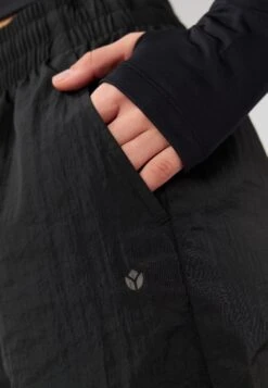 MID RISE PARACHUTE JOGGERS WITH ADJUSTABLE CUFFED ANKLE - Trousers - Black -Even&Odd c3746411a32b4c3696062a1b843ca107