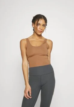 Top - Light Brown -Even&Odd c640656a9d2c4fe59e83cabc9bf23282 1