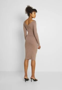 Even&Odd V AUSSCHNITT RIPP MINI STRICKKLEID - Etuikleid - Taupe -Even&Odd f973be909d2d4669b216a728c6e180a5